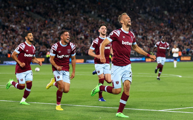Image for “Soucek Sale” | Jose Linked With Move For Hammers Midfielder