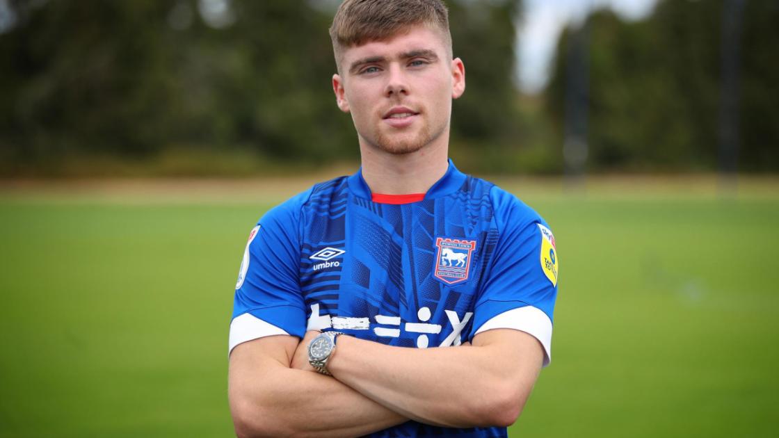 West Ham chase Ipswich Town's freekick specialist Davis