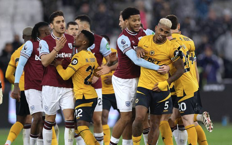 Image for Red Card Escape Thanks To West Ham’s Unlikely Peacemaker