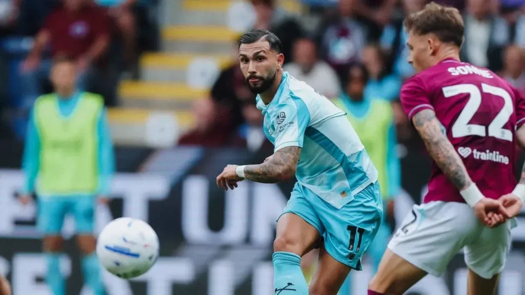 Taty shoots against Burnley