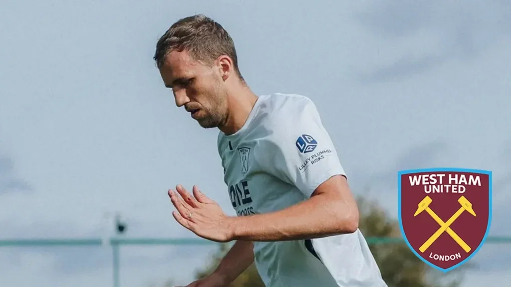 Tomáš Souček training with West Ham as he steps up his return from injury