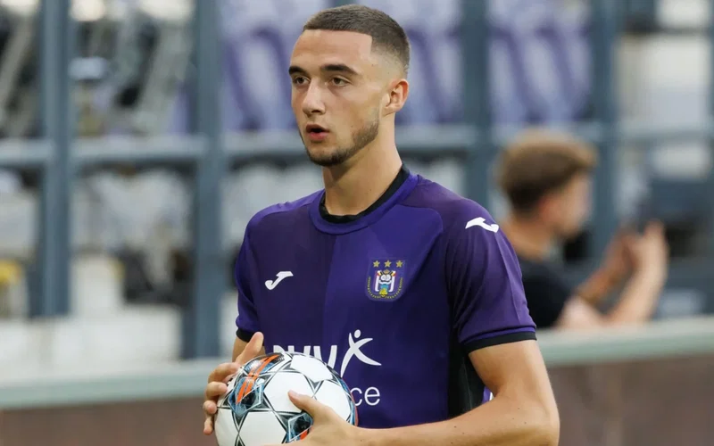 Image for Increased Competition for Defender Zeno Debast