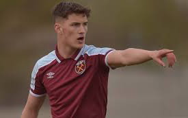 Image for Potts Makes Case for First-Team Role