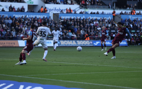 Image for Swansea 0 – 1 West Ham United | Finals whistle, first impressions as West Ham down the league leaders