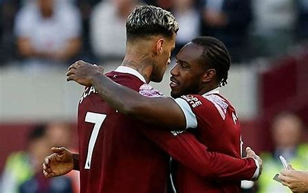 Gianluca Scamacca and Michail Antonio